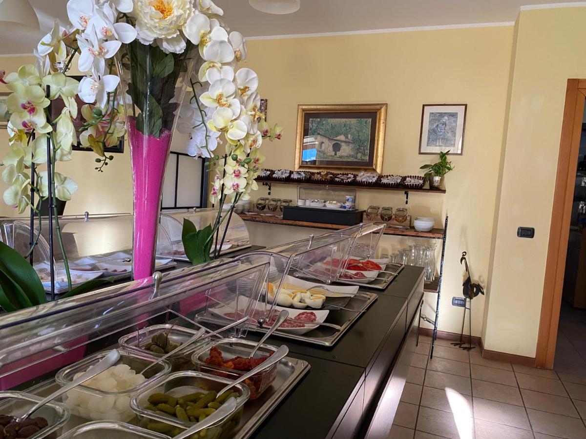 Casa Albergo Sorriso (Adults Only) Limone sul Garda Exterior photo