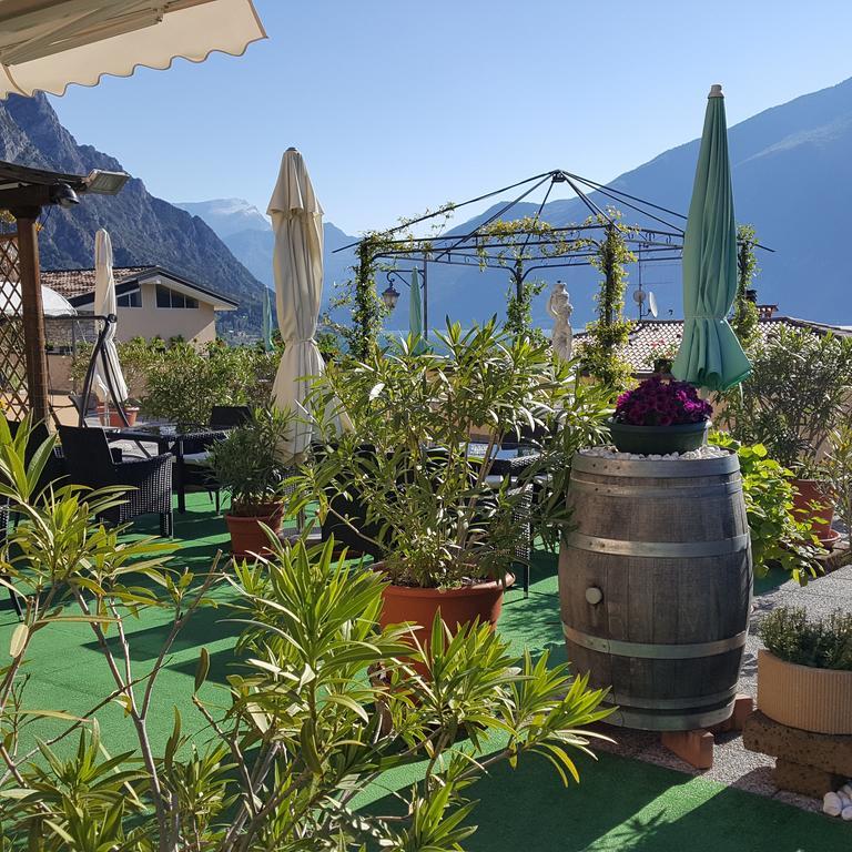 Casa Albergo Sorriso (Adults Only) Limone sul Garda Exterior photo