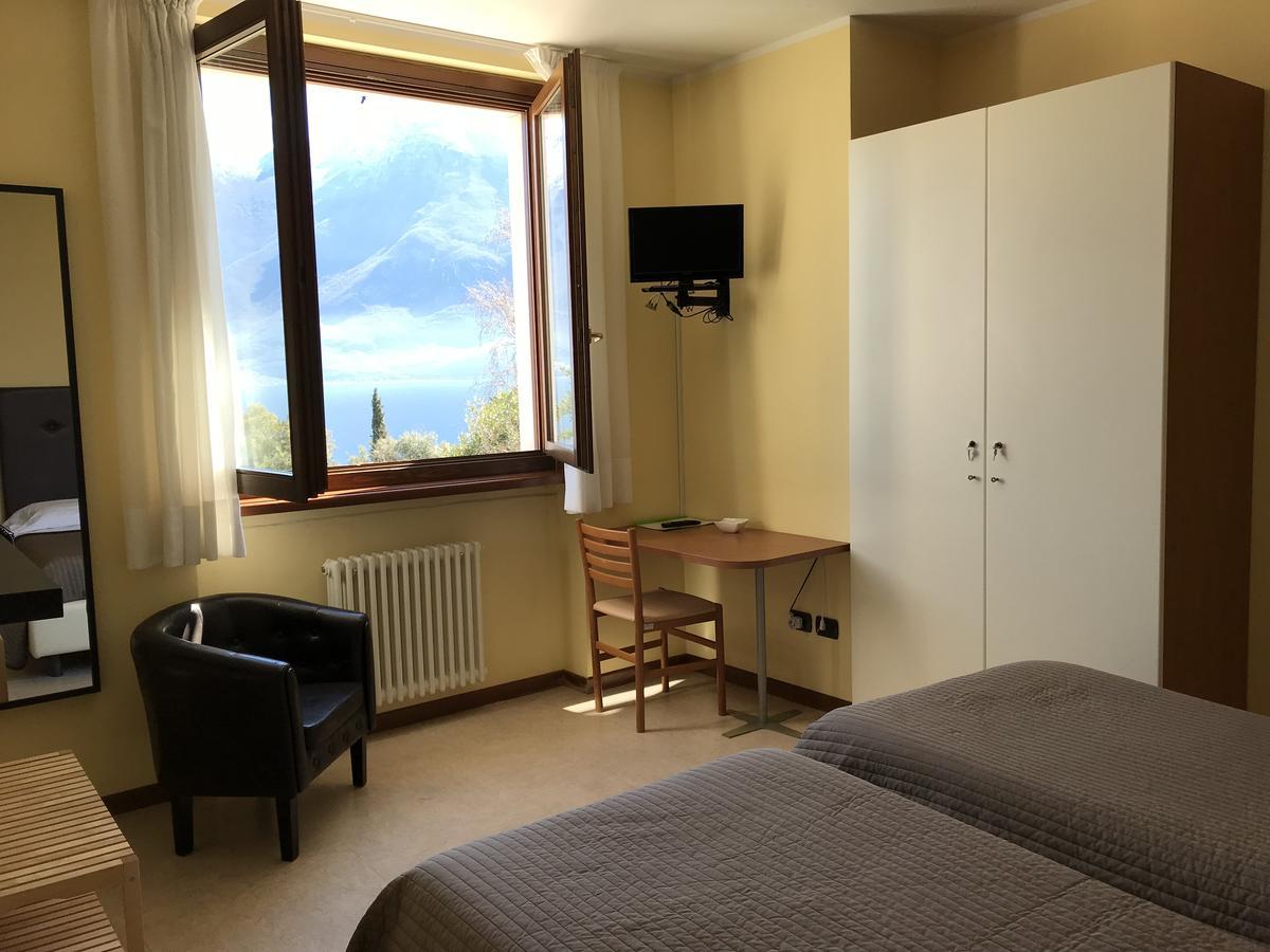 Casa Albergo Sorriso (Adults Only) Limone sul Garda Exterior photo