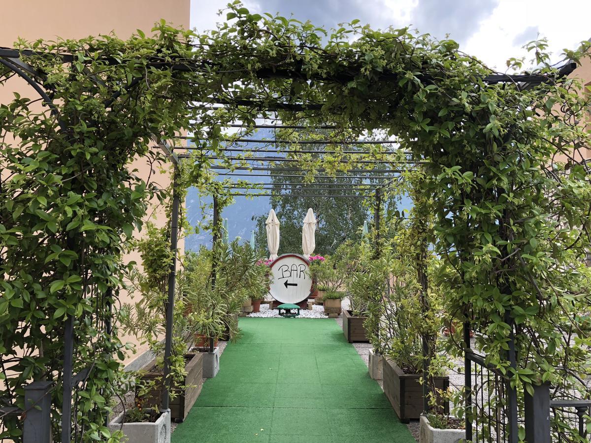 Casa Albergo Sorriso (Adults Only) Limone sul Garda Exterior photo